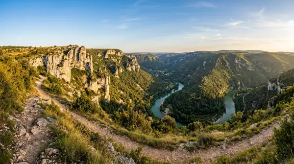 Rando célibataires — Les Corniches du Méjean et du Tarn au départ de Rozier