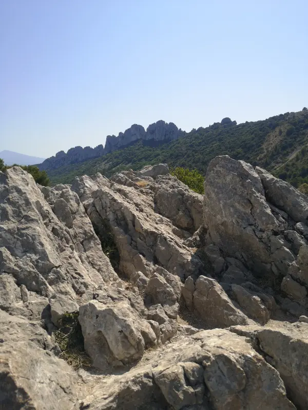 Les Trois Yeux et les Dentelles Sarrasines depuis Gigondas à Gigondas